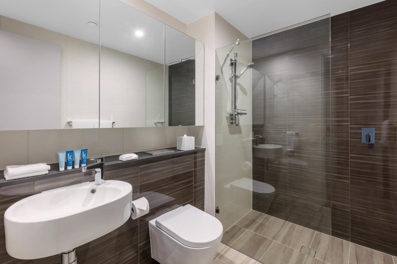 Meriton Suites Mascot Central Sydney Exterior photo Bathroom